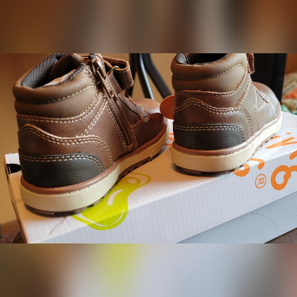 Toddler Boy Shoe/Boot - Picture 3 of 5